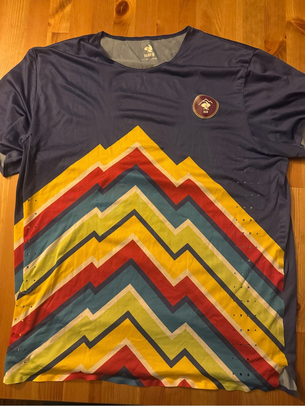 rabbit Men’s RADrabbit Trail Running Performance Tee Mountain Chevron L